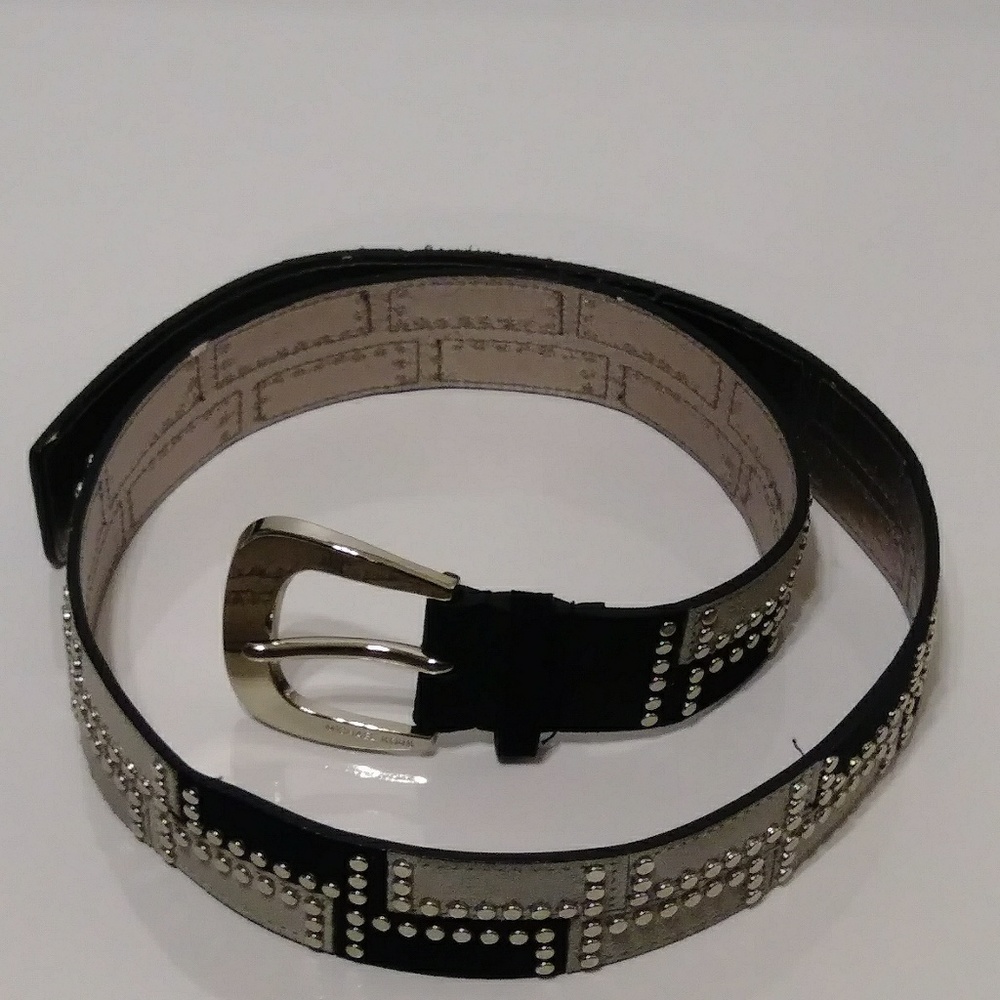 Micheal Kors 39 in. Size(8-10).Belt Black And Grey